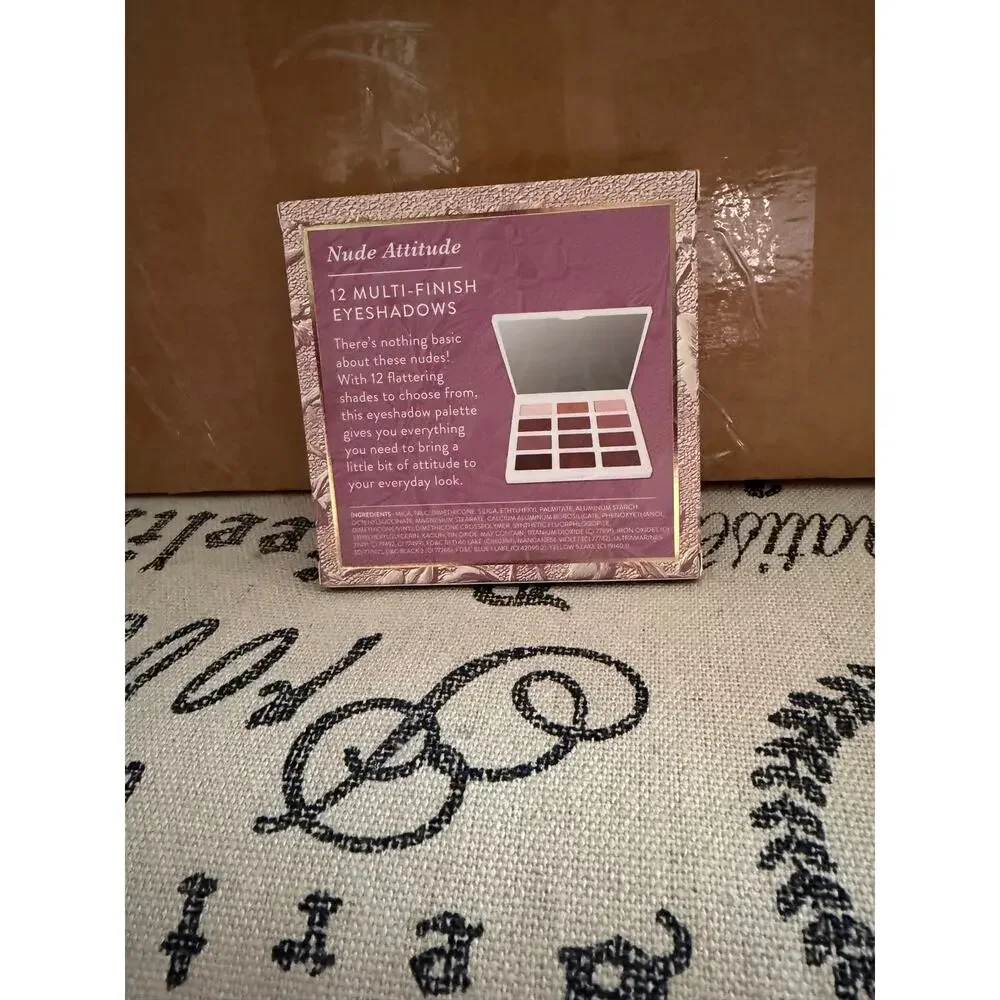 Laura Geller Nude Attitude Barely Burnished Eyeshadow pallet